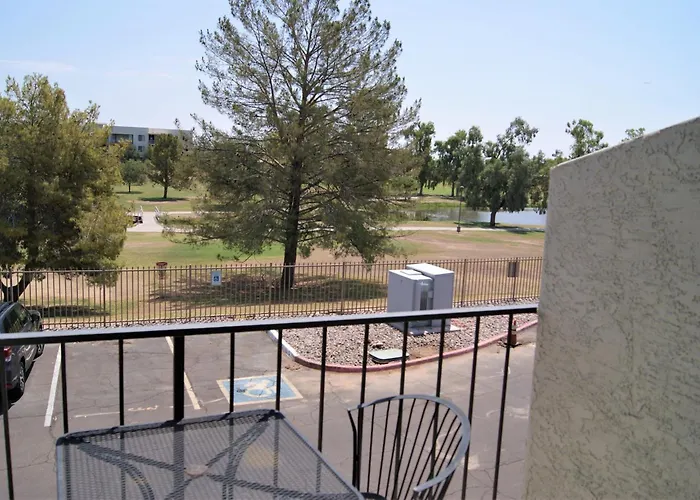 232 Fully Furnished 1Br Suite-Prime Location